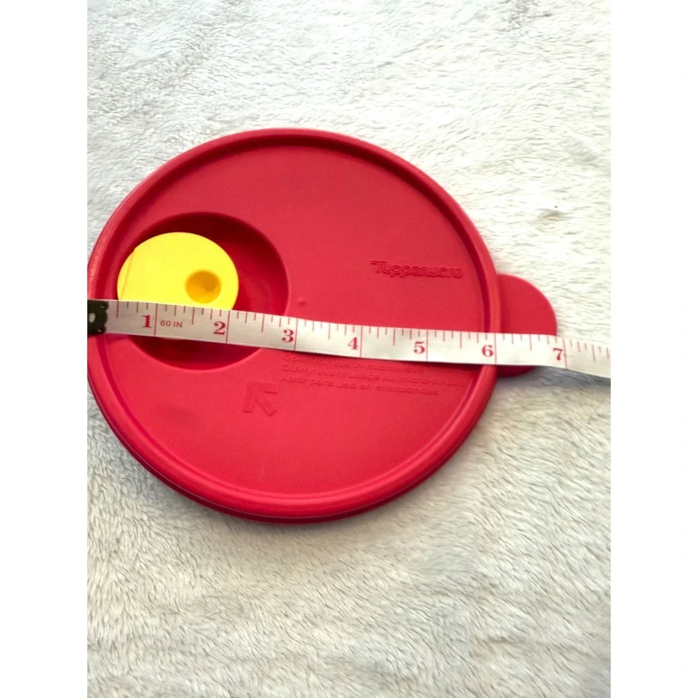Tupperware Rock N Serve Red Microwave Lid with Yellow Vent 2648B-1 6.25 Inch